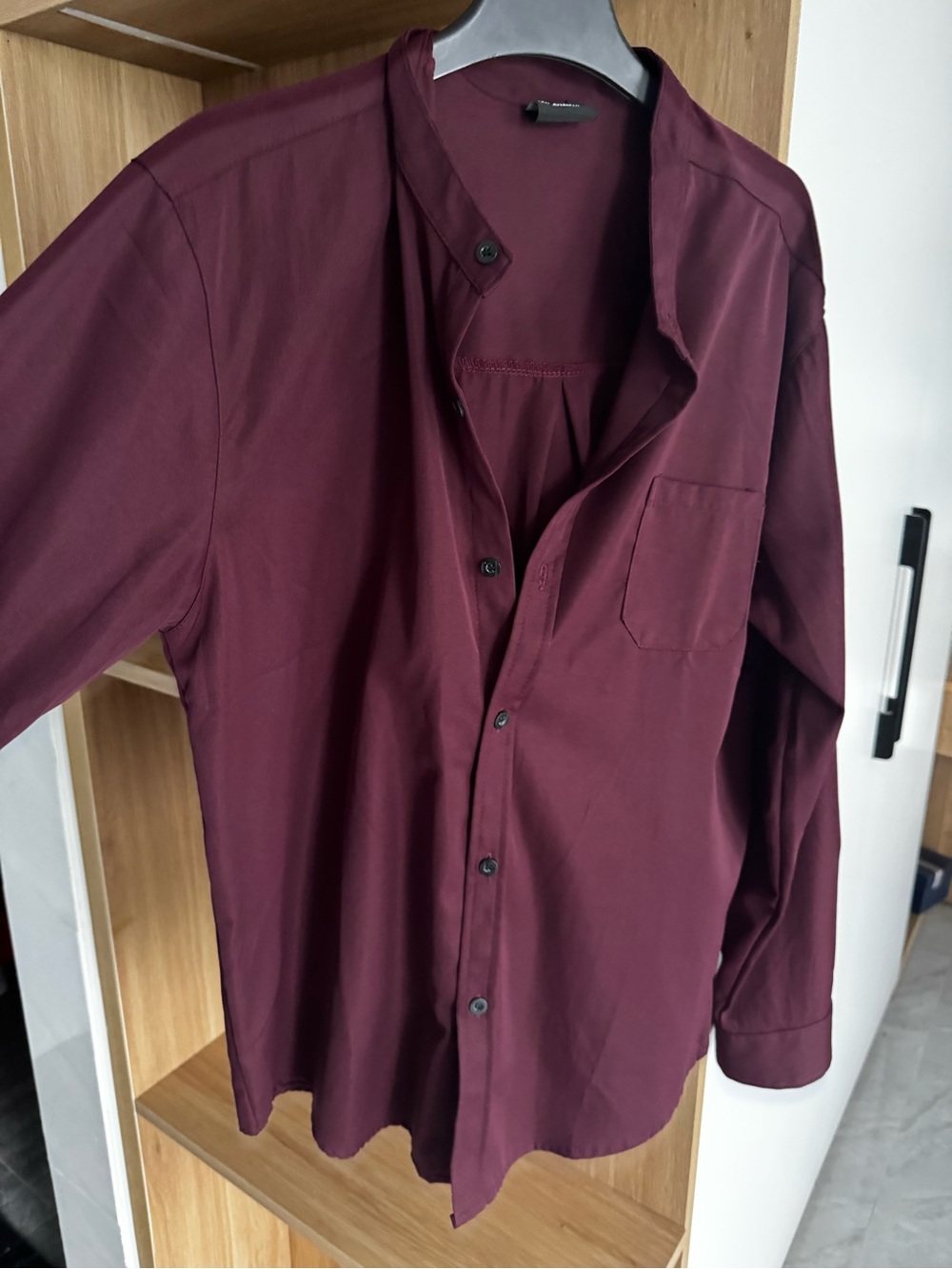 Men's Band-Collar Dress Shirt in Burgundy